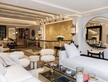 Collezione Chinese Winter Garden: Tessuto da Parato Dipinto a Mano • Misha 2024 04 10 17 07 34