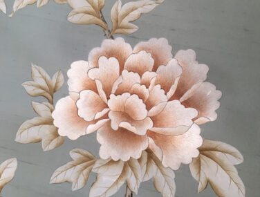 Collezione Peony Garden: Tessuto da Parato Dipinto a Mano • Misha 2024 04 10 16 55 47