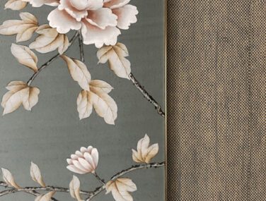 Collezione Peony Garden: Tessuto da Parato Dipinto a Mano • Misha 2024 04 10 16 56 08