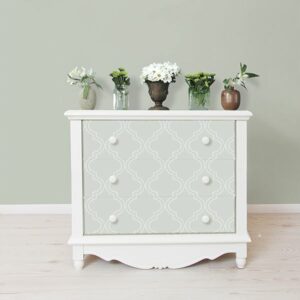 Grey Quatrefoil Peel & Stick Wallpaper