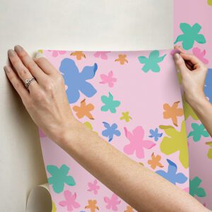 LeLe Lillies Multi Peel and Stick Wallpaper