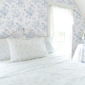 0087801 blue bella ribbon everblooming rosettes peel and stick wallpaper.jpeg