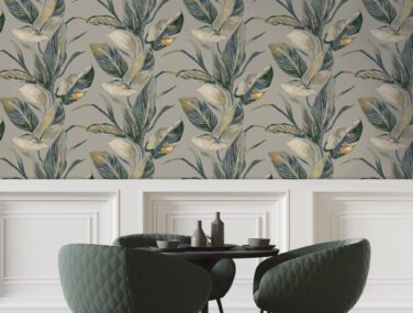 Black,Round,Table,Standing,In,A,Cafe,With,Green,Chairs