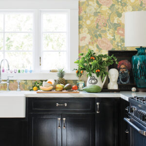 V√§xa Butter Rabbits & Rosehips Wallpaper